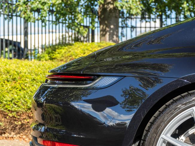 PORSCHE 911 Photo 35