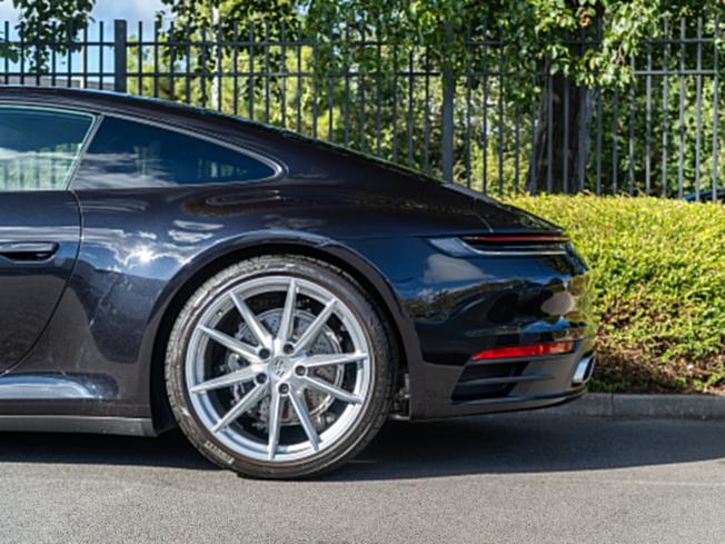 PORSCHE 911 Photo 37