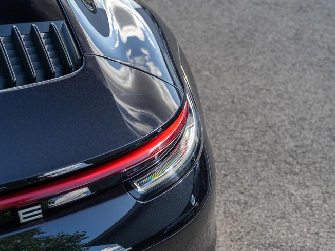 PORSCHE 911 Photo 39