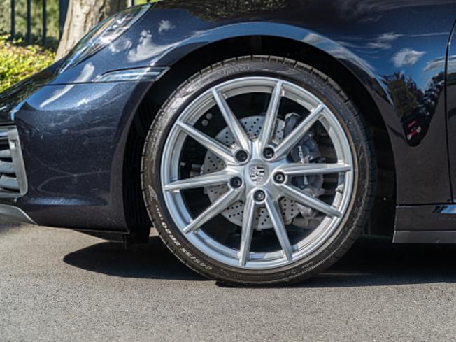 PORSCHE 911 Photo 4