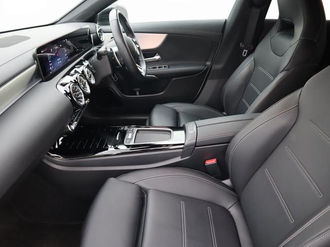 Mercedes-Benz Cla Class Photo 22