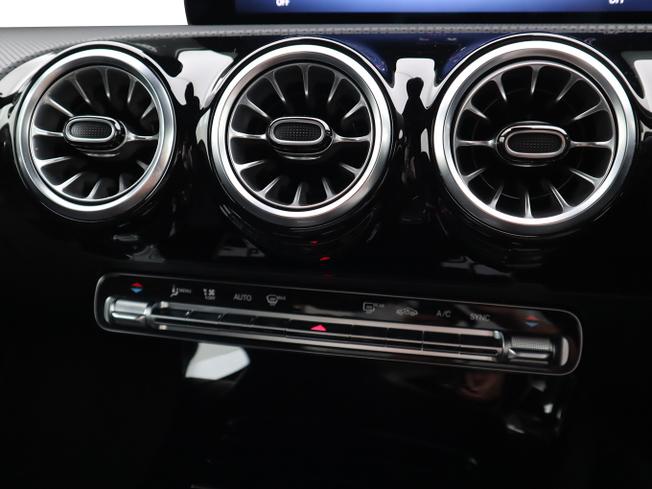 Mercedes-Benz Cla Class Photo 28