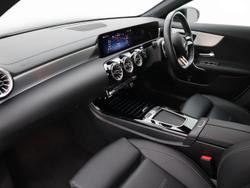Mercedes-Benz Cla Class Photo 3