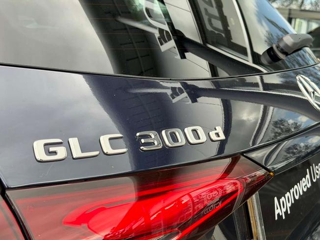 Mercedes-Benz GLC Photo 23