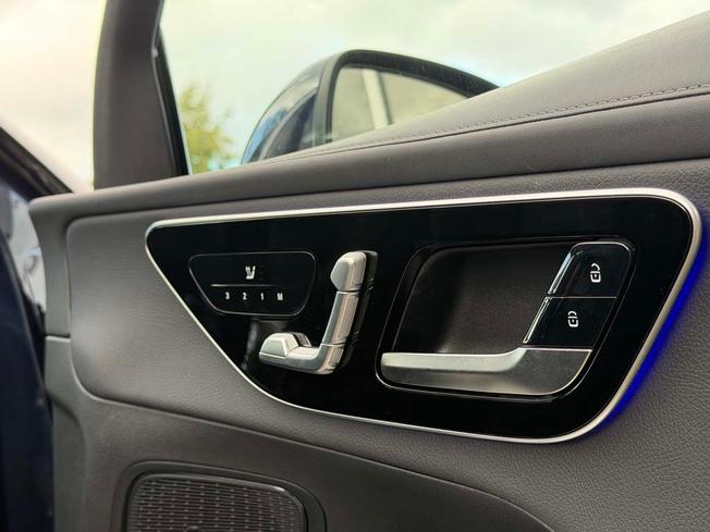 Mercedes-Benz GLC Photo 25