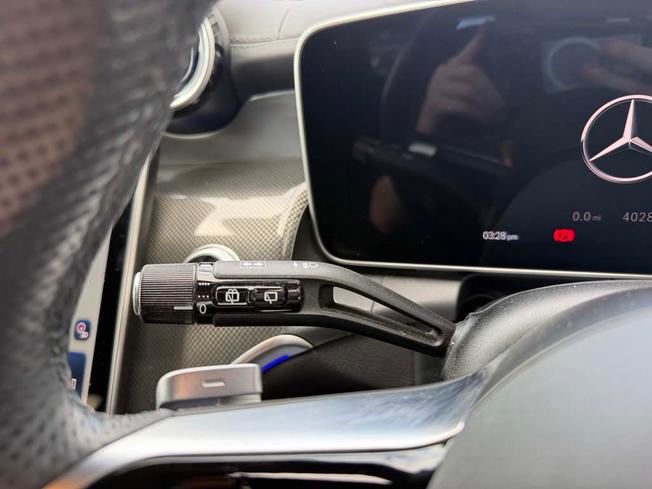 Mercedes-Benz GLC Photo 32