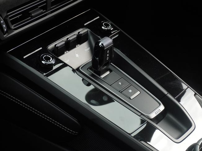 Porsche 911 Photo 25