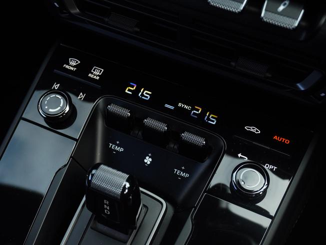 Porsche 911 Photo 26