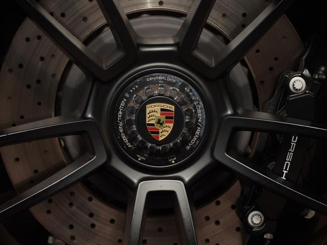Porsche 911 Photo 39