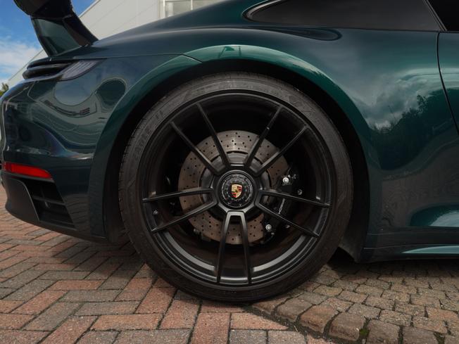 Porsche 911 Photo 4