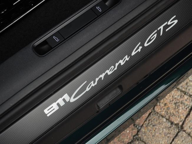 Porsche 911 Photo 44