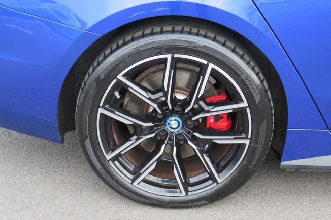 BMW I4 Photo 11