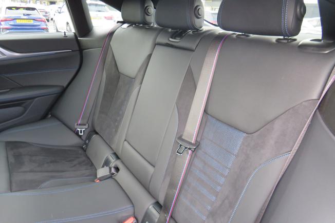 BMW I4 Photo 16