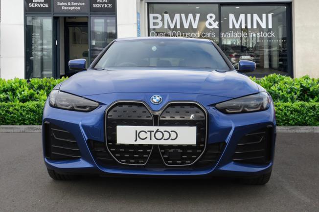 BMW I4 Photo 4