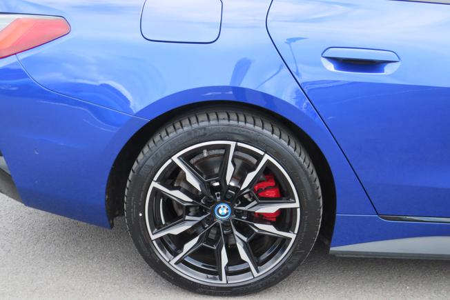 BMW I4 Photo 11