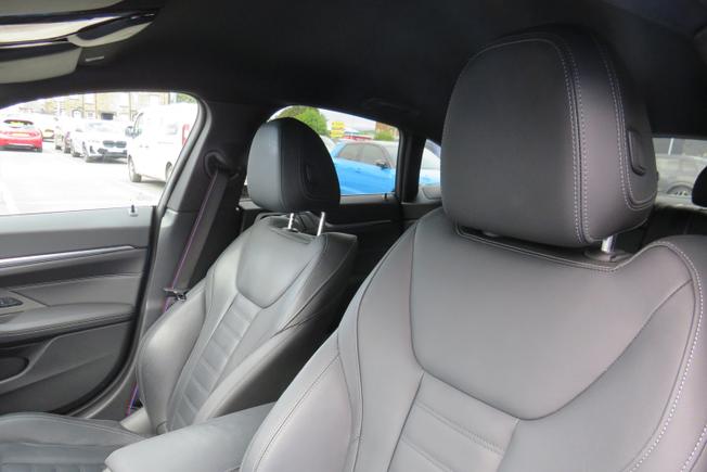 BMW I4 Photo 14