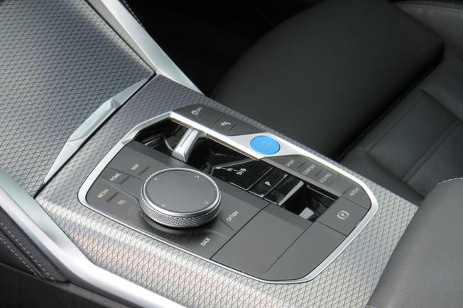 BMW I4 Photo 16