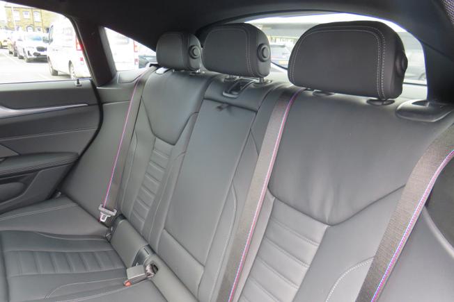BMW I4 Photo 18