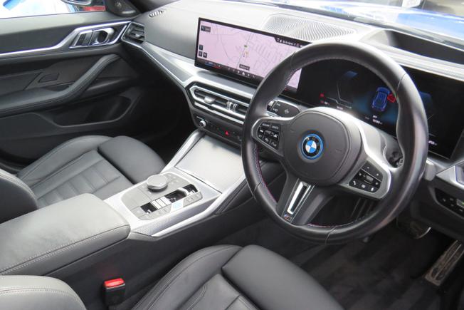 BMW I4 Photo 24