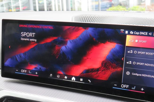 BMW I4 Photo 38