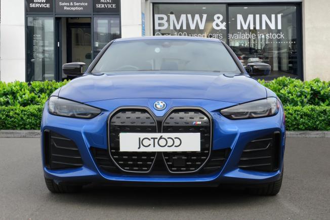 BMW I4 Photo 4