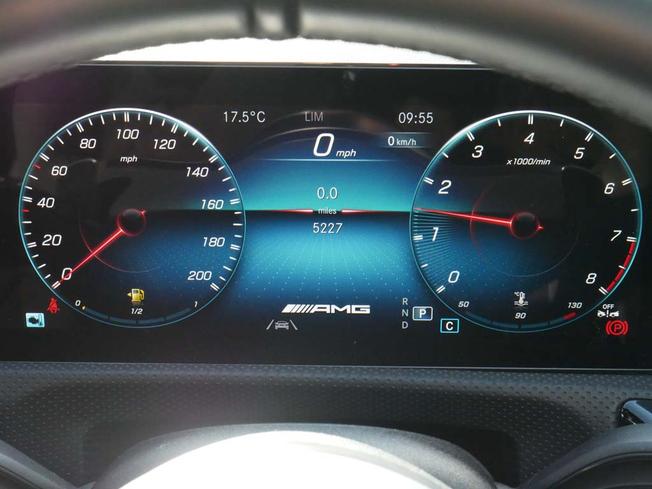 MERCEDES-BENZ Cla Class Photo 4