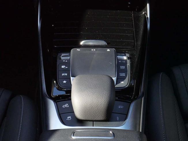 MERCEDES-BENZ Cla Class Photo 50