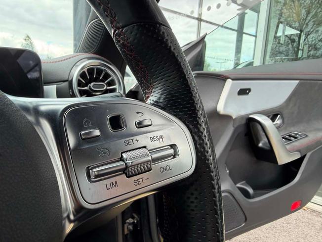 MERCEDES-BENZ Cla Class Photo 24