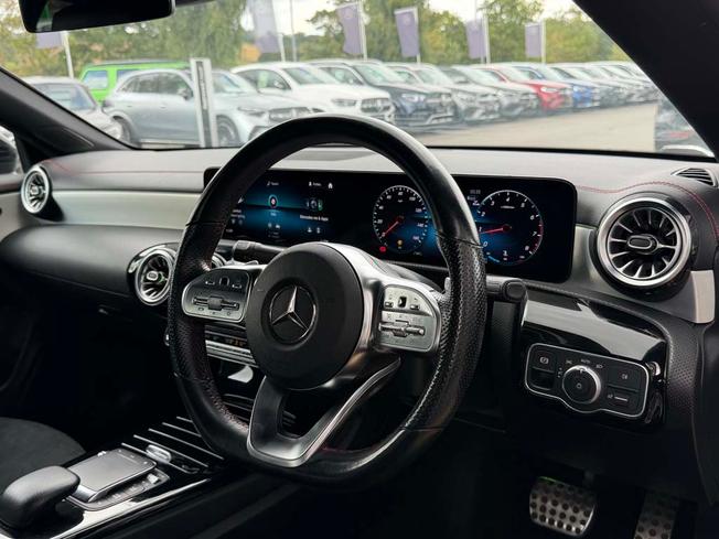 MERCEDES-BENZ Cla Class Photo 3