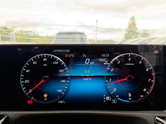 MERCEDES-BENZ Cla Class Photo 4