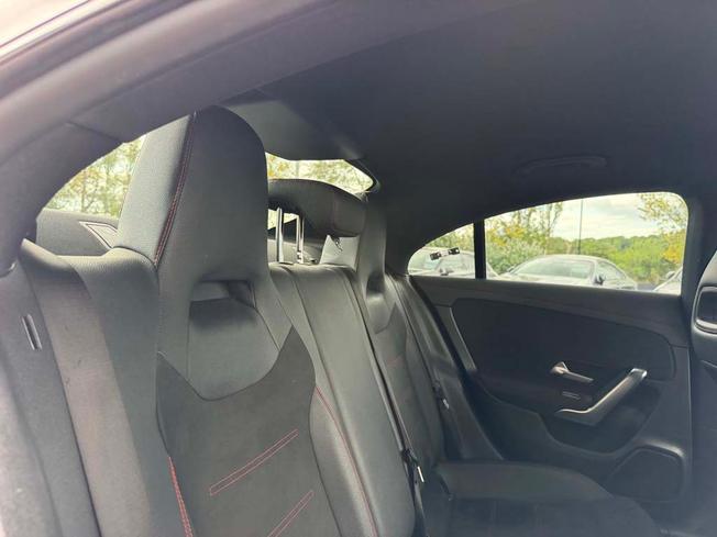 MERCEDES-BENZ Cla Class Photo 8