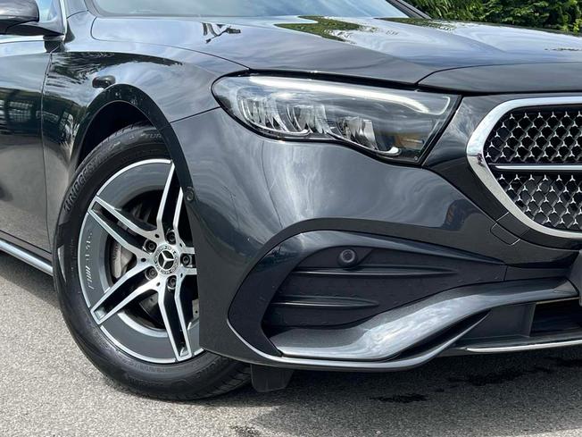 MERCEDES-BENZ E Class Photo 12