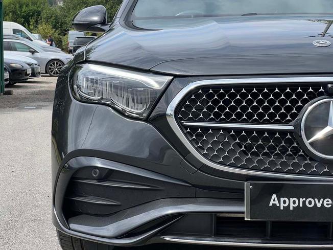 MERCEDES-BENZ E Class Photo 18