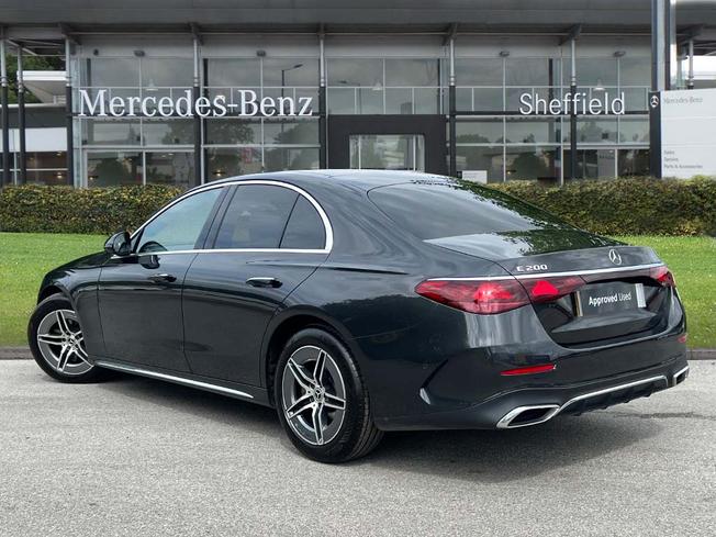 MERCEDES-BENZ E Class Photo 2