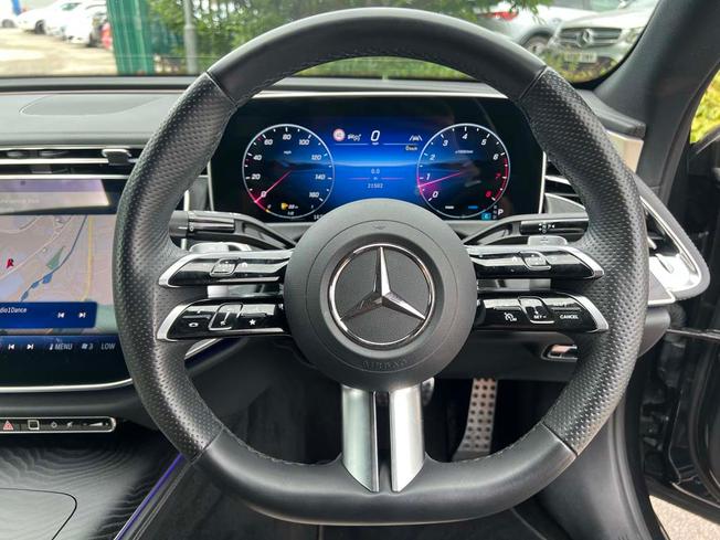 MERCEDES-BENZ E Class Photo 23
