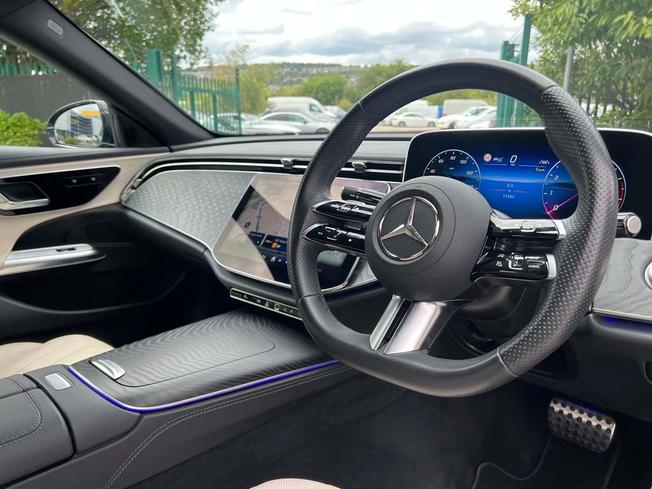 MERCEDES-BENZ E Class Photo 24