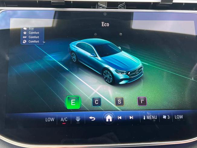 MERCEDES-BENZ E Class Photo 38