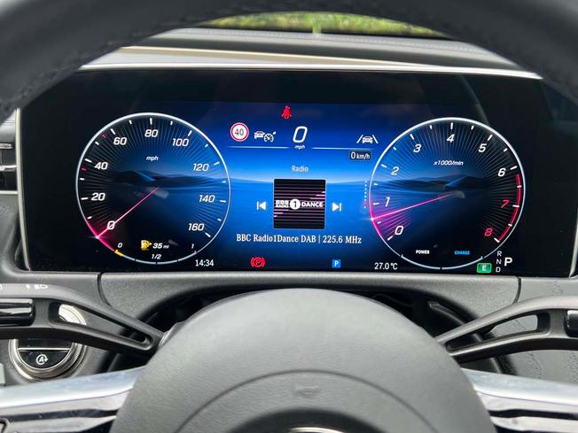 MERCEDES-BENZ E Class Photo 49