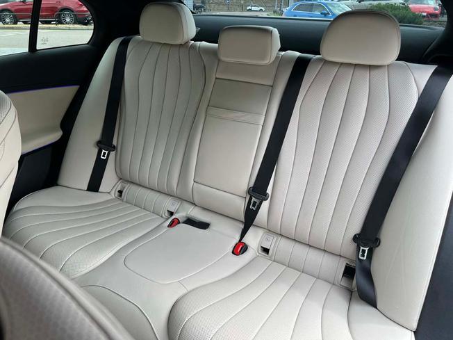 MERCEDES-BENZ E Class Photo 8