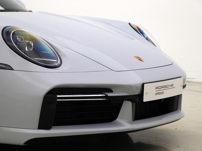 Porsche 911 Photo 10