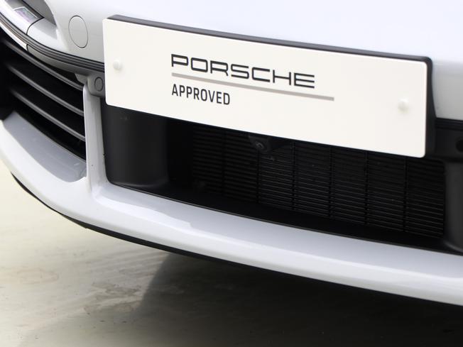 Porsche 911 Photo 16