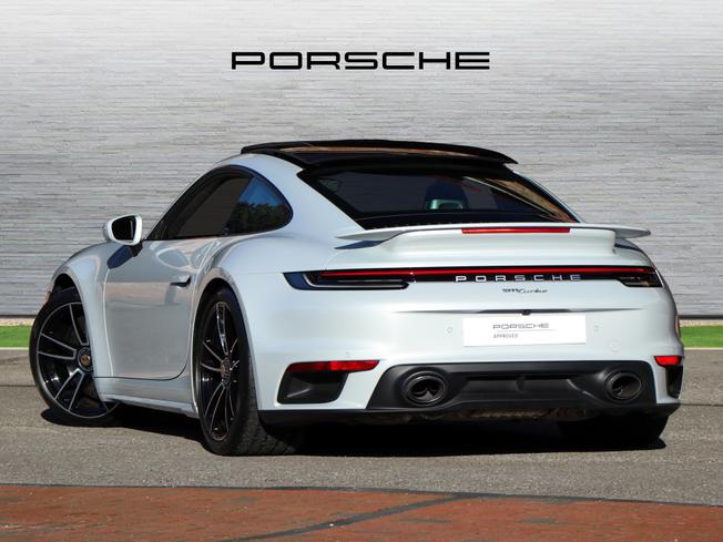 Porsche 911 Photo 2