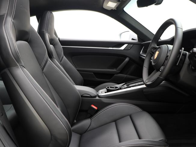 Porsche 911 Photo 21