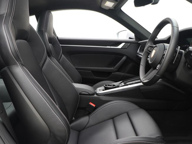 Porsche 911 Photo 34