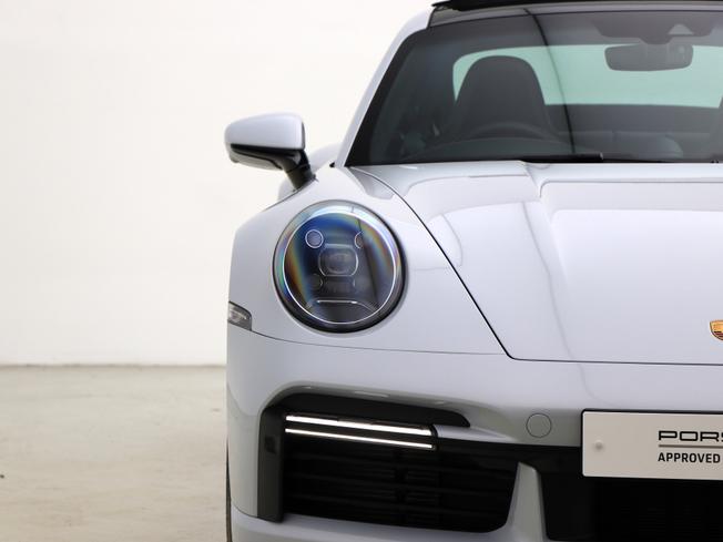 Porsche 911 Photo 9