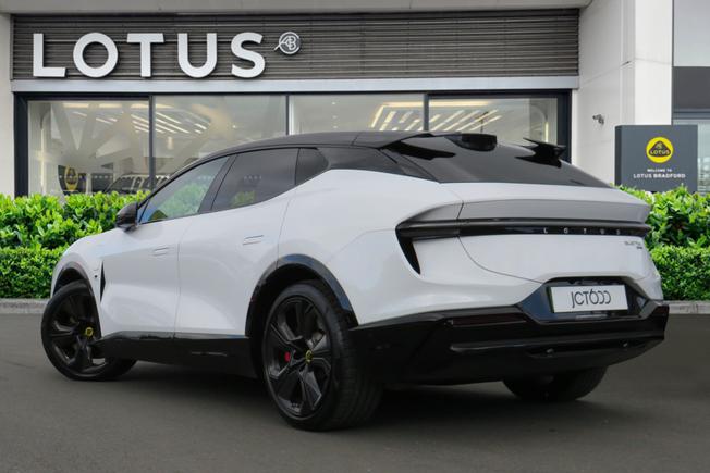 LOTUS Eletre Photo 2