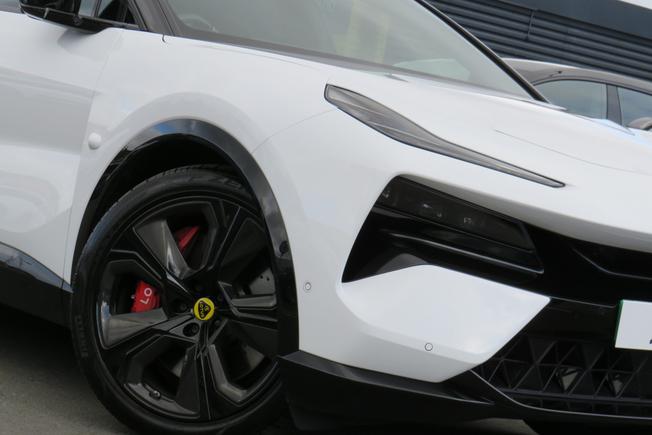 LOTUS Eletre Photo 20