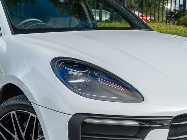 PORSCHE Macan Photo 12
