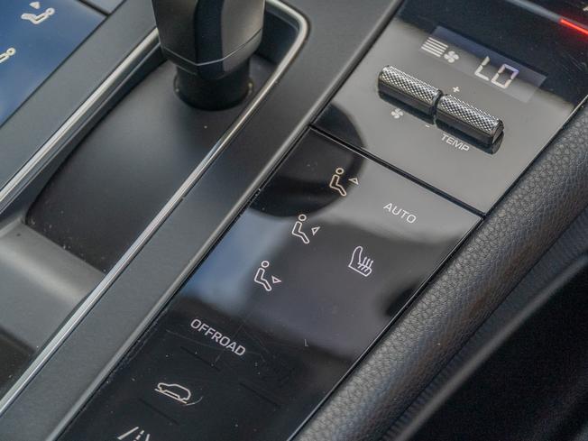 PORSCHE Macan Photo 16