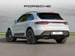 PORSCHE Macan Photo 2